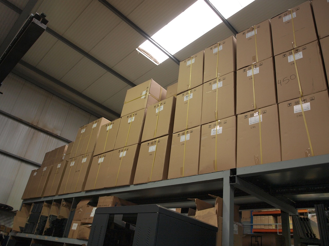 decluttering boxes